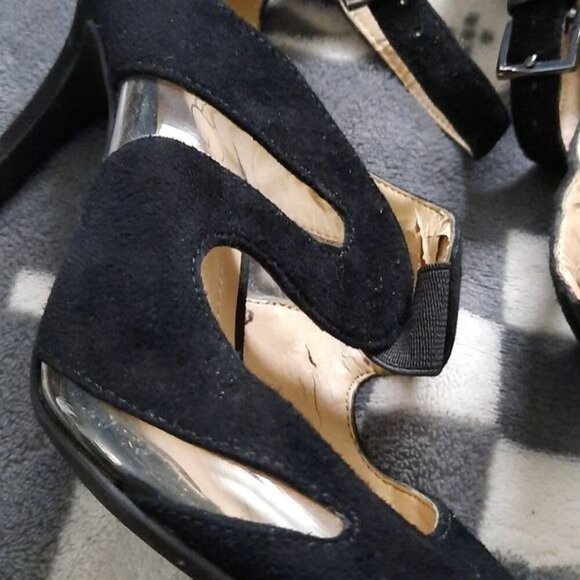 BCBG Fantina Black Suede Clear Cutouts 3.5 I ch Stiletto Heel Sandals Size 6.5 - Picture 5 of 15